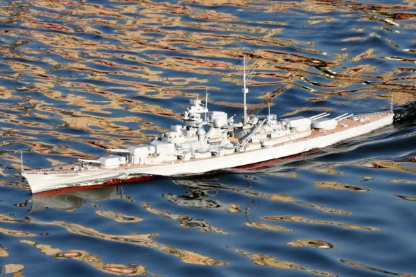 Bancroft Bismarck 1 200 Scale 1250mm (49 ) German Battleship - RTR For Sale